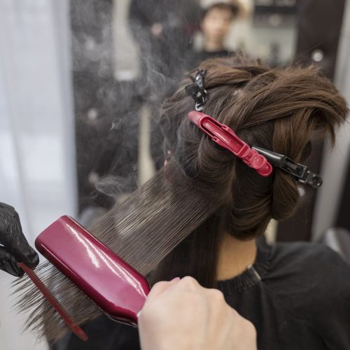 hermoso-cabello-en-proceso-de-tratamiento-de-queratina